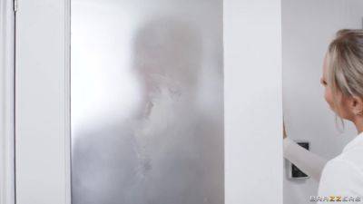 Office Slut Desperate For Dick With Danny D, Ali Rose - Brazzers - hotmovs.com