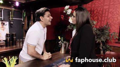 Hot honey in jaw-dropping tights entices bartender with NSFW sex-filled video! - hotmovs.com