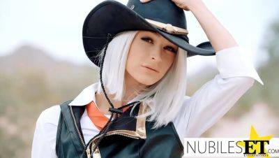 Emma Hix - Emma Hix as Ashe Sucks and Rides Jesse's Big Cock in Overwatch Parody - xxxfiles.com