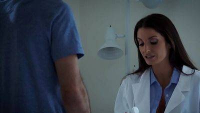 Silvia Saige Helps Relieve Irritated Skin with Her Lubricating Skills - Blowjob, Cowgirl, and More - veryfreeporn.com