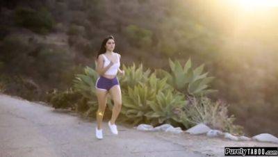 Brunette Vale Nappi Gets Face Fucked by Photographer - veryfreeporn.com