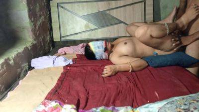 Bhabhi Ko Raat Me Jor Se Choda In House Hindi Audio. Stepsister Ki Chudai - desi-porntube.com - India