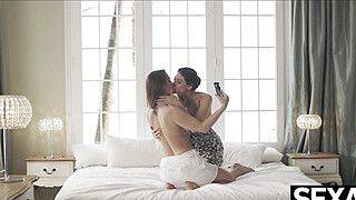 Gorgeous girlfriends film themselves scissoring and licking - ah-me.com