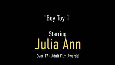 Collared Male sub Eats Cougar Mistress Julia Anns Pussy - hotmovs.com