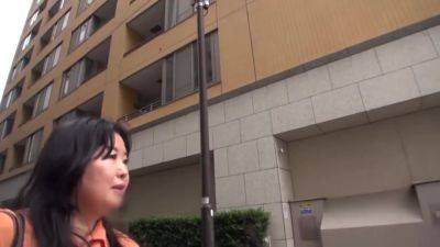 0007920_ケツ叩き 人妻NTR 爆乳などが含まれている - hotmovs.com - Japan