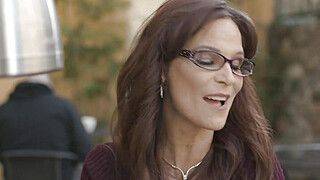 Syren De-Mer - Syren De Mer - MOMMY'S BOY - Mature MILF Syren De Mer Has Her Pussy Roughly Fingered By Her 20yo Secret Admirer - ah-me.com