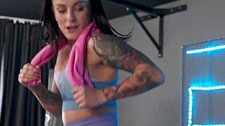 Fitness Rooms Michy Perez and fit Czech pussy licking in yoga shorts - ah-me.com - Czech Republic