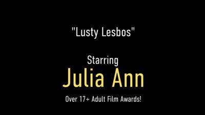 Jessica Jaymes - Julia Ann - Lusty Lesbos MILFs Julia Ann and Jessica Jaymes Making Out - hotmovs.com
