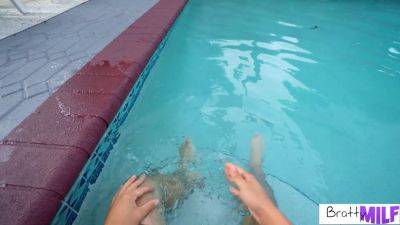 Stepson gets a taste of Justine Jakobs' big tits & squirts like crazy during wild fucking - sexu.com