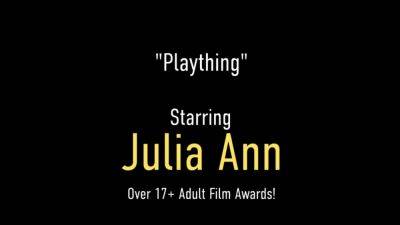 Big Boobed Mom Julia Ann Finger Bangs her Magic MILF Muff - hotmovs.com