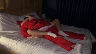 Santa Grants Young Stepmothers Wish To Get Pregnant - hclips.com