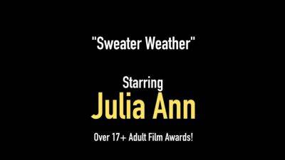 Muff Stuffing Big Boobed MILF Julia Ann Orgasms in her Bed - hotmovs.com