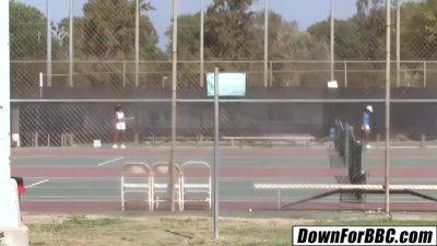 Justin Long, Rane Revere And Monica Foster - 2 Black Queens Devoured By Giant Bbc - hotmovs.com