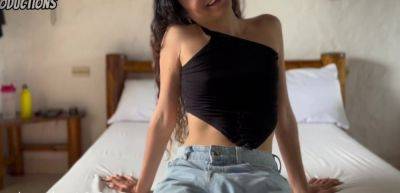 Brunette Colombian model first Porn Casting (Huge Squirting) - inxxx.com - Colombia