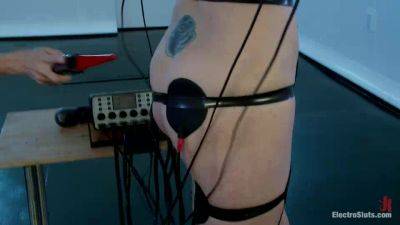 Warming Up Audrey Hollander - Kink - hotmovs.com