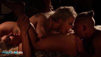 Squeaky Aubrey Blacks Wet Pussy - videomanysex.com