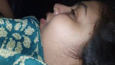 Most Beautiful And New Love In Caring Husband & Wife Love, Newly Married Couples - desi-porntube.com - India