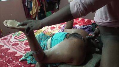 Desi Bhabhi Made Me Hit The Ball At Home - desi-porntube.com - India