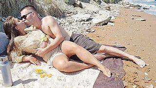 Hottest XXX porn on the beach with a splendid slut! - ah-me.com