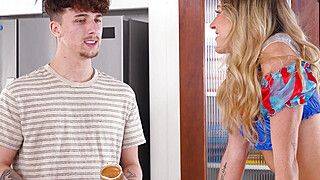 Big round ass stepsister likes apples - ah-me.com