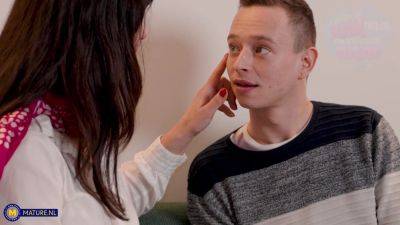 Toyboy Anal Fucking His Milf Tutor Asha Heart During Homeschooling And Makes Her Squirt - hotmovs.com