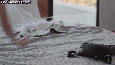 Bigass cutie cockriding BFs big dick - hotmovs.com