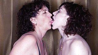 Lesbian Deep Kisses MILF stepmom Stepdaughter - ah-me.com