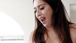 Blindfolded massage turns to threeway - ah-me.com