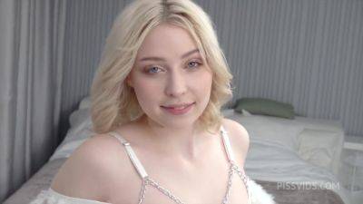 Kira Viburn tastes a big black cock for the first time 0% pussy - hotmovs.com