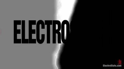 Penny Pax - Bobbi Starr - For More - Bobbi Starr, Lizzy London And Penny Pax In Penny And Lizzy Are Back For More! - hotmovs.com