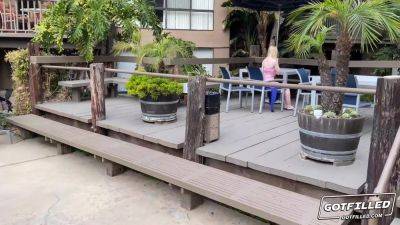 Gets A Spunky Ending With Emma Starletto And Romeo Mancini - hotmovs.com