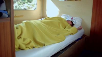 Ellie lets herself be guided towards the ultimate pleasure! - Jacquie et Michel TV - hotmovs.com - France