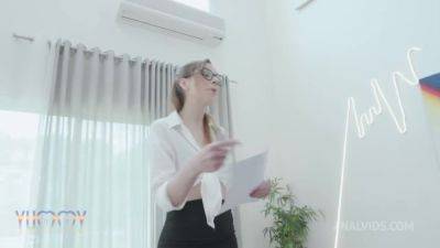 The sensual English teacher Alice Maze taking a foot inside her - hotmovs.com - Britain