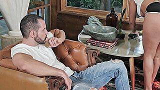 Deperate housewife gets fucked by her husbands coworker - ah-me.com