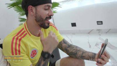 Mike Zander and friends invite Akilles and his girlfriend Breiny - hotmovs.com