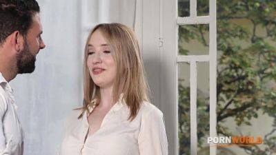 Insatiable Beauty Polly Yangs Offers Her Pussy And Ass To Hung Hairdresser GP3201 - hotmovs.com