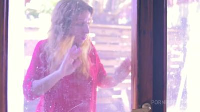 Anal Play With An Extreme & Huge Sea Monster - hotmovs.com