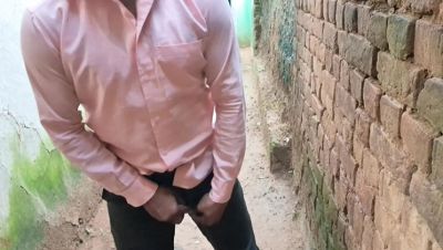 Desi Indian village girl with tight hairy pussy seduces older man - veryfreeporn.com - India