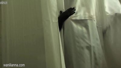 Wanilianna - Masked MILF Wanilianna Perverted Shower Fetish with Latex Gloves and Dildo - veryfreeporn.com - Britain