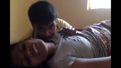 Sexy Indian College Girl Boobs Sucked - Indian Hidden Cams - hotmovs.com - India