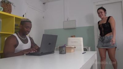 Le cumplo la fantasia a mi companera de piso y me la follo en - hotmovs.com