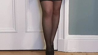 Amateur Teen Brunette Schoolgirl Gets Her Pussy Licked and Facesits -- Part - ah-me.com