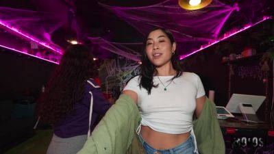 Jason Codys Wild Adventure Ignites Emeralds Passion - Emerald Loves - hclips.com