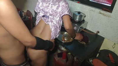 Fucked The Newly Married Bride In The Kitchen While She Was Cooking - desi-porntube.com - India