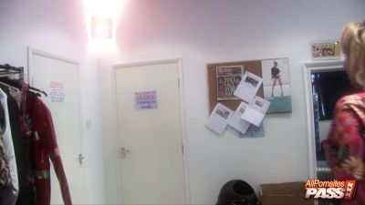 Lolly Blonde Blowjobs Three Way - hotmovs.com - India