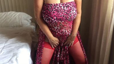 Horny Mature Granny Strips Nylon Stockings in Sun - Big Natural Tits & Feet Fetish - xxxfiles.com - Britain