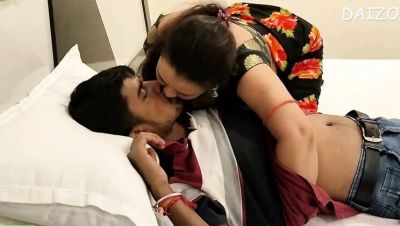 Desi Bhabi Hotel Fuck - Big Ass Indian Aunty Gets Creampie in Doggy Style - veryfreeporn.com - India