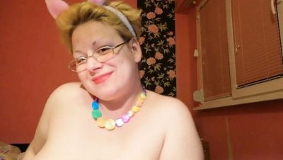 Huge Tits MILF Golden Shower Pissing Fetish Close-Up - xxxfiles.com - Britain