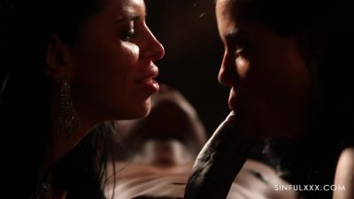 Canela Skin - Kira Queen - Threesome Erotica With Canela Skin And Kira Queen - upornia.com