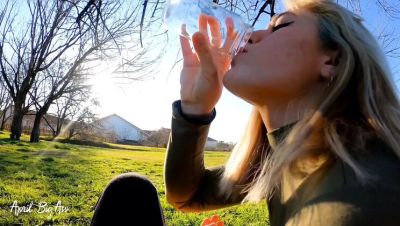 April BigAss Drinks Piss on Street in Real Outdoor Risk - porntry.com - Spain